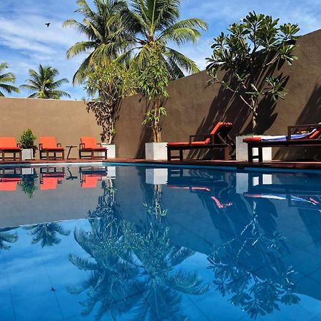 Waves By Tranquil Negombo Exterior foto