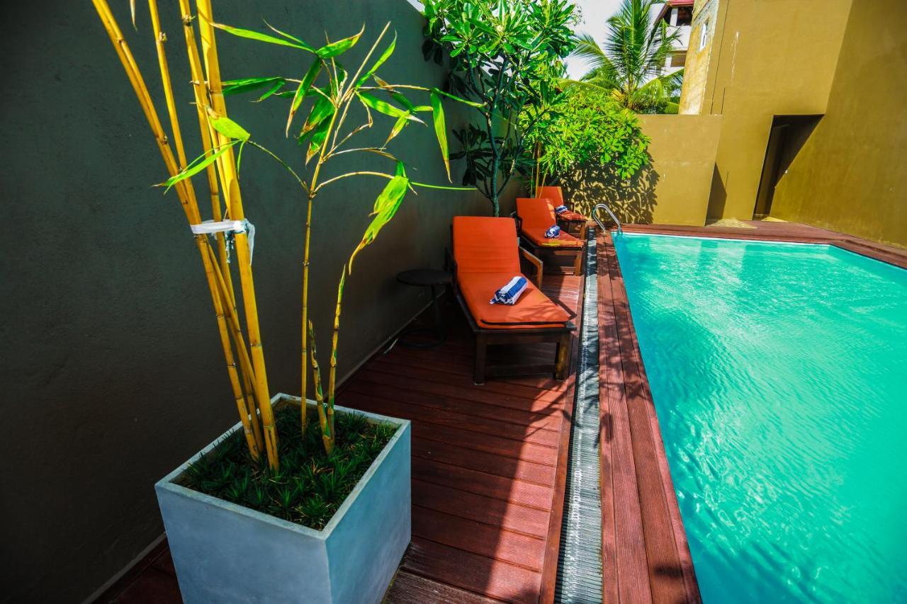 Waves By Tranquil Negombo Exterior foto