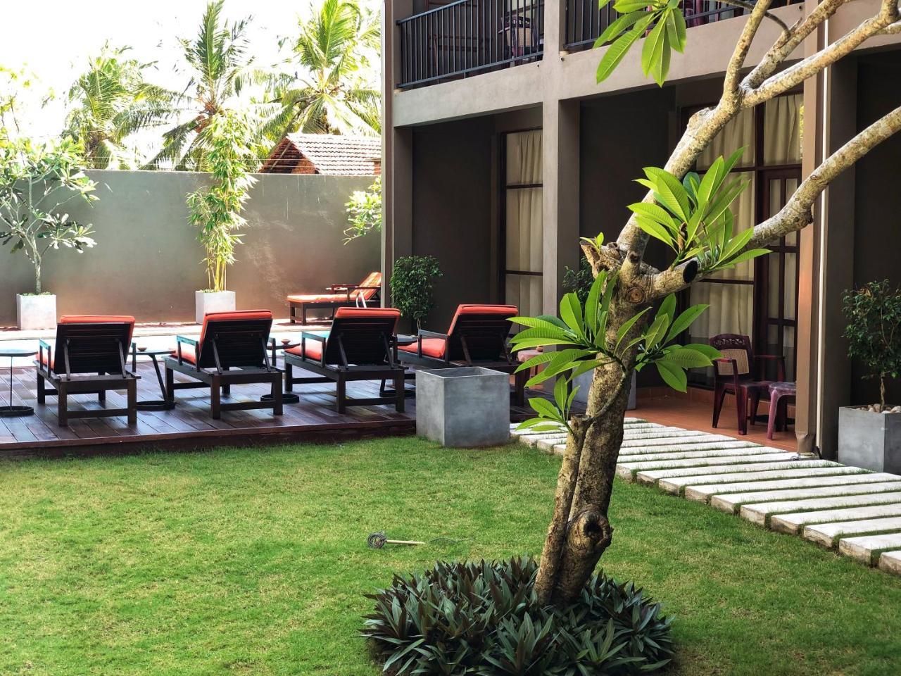 Waves By Tranquil Negombo Exterior foto