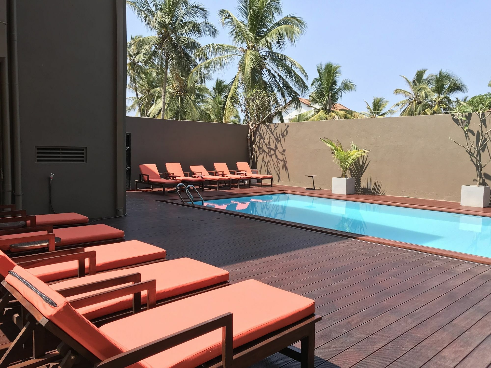 Waves By Tranquil Negombo Exterior foto